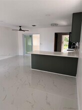 7380 Cleveland St in Hollywood, FL - Building Photo - Building Photo