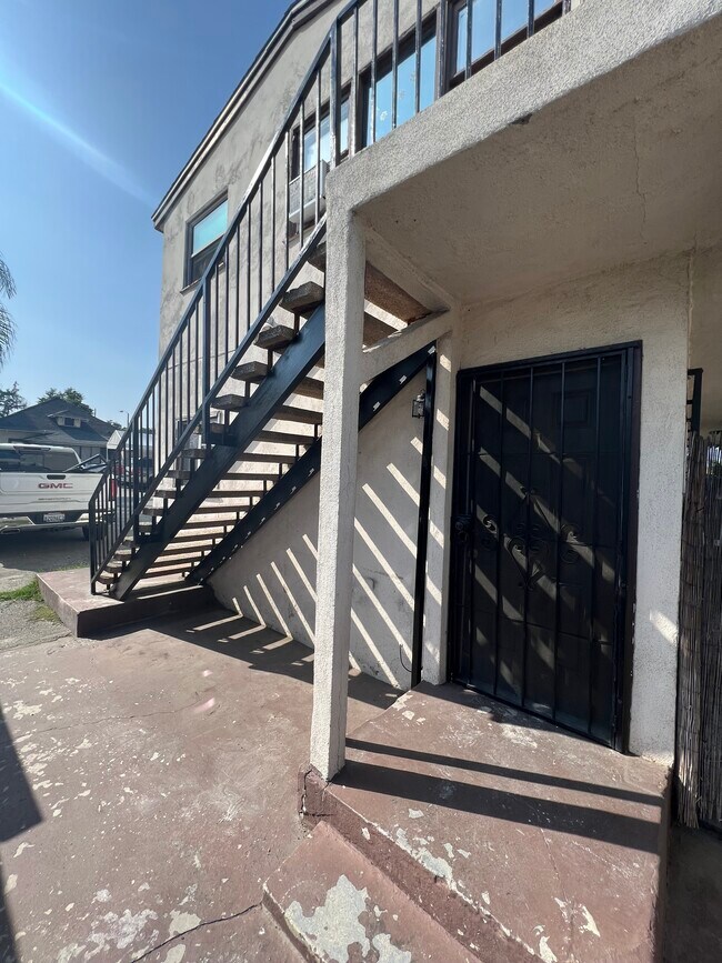 826 N Fair Oaks Ave in Pasadena, CA - Building Photo - Building Photo