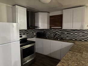 3712 W 22nd Plaza in Panama City, FL - Building Photo - Building Photo