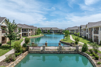 Enclave at Mira Lagos  I in Grand Prairie, TX - Building Photo - Building Photo