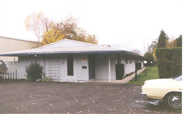 110 SE Vista Ave in Gresham, OR - Building Photo - Building Photo