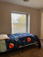 1005 Betty Baker Cove in Pflugerville, TX - Foto de edificio - Building Photo