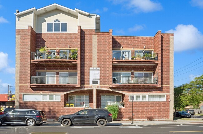 property at 2801 W Ardmore Ave