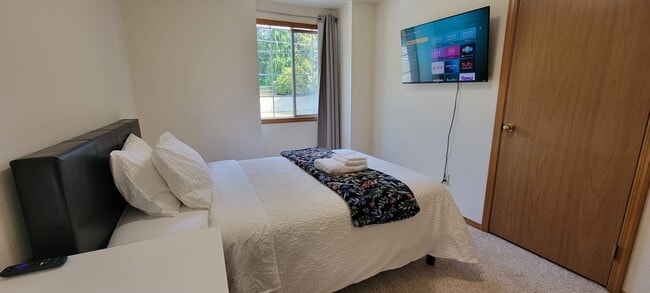 property at 19925 Wallingford Ave N