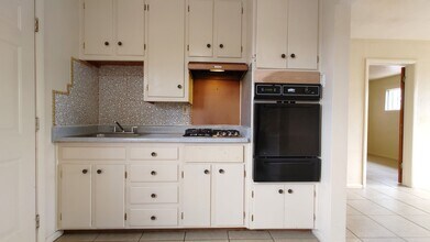 3440 Vail Ave SE-Unit -Unit A in Albuquerque, NM - Building Photo - Building Photo