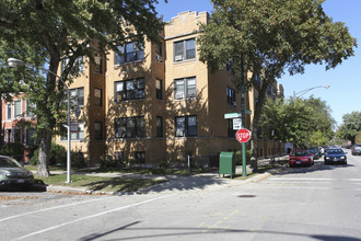 1200 W Newport Ave in Chicago, IL - Building Photo - Building Photo