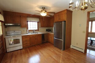 122 Batterson Dr in New Britain, CT - Building Photo