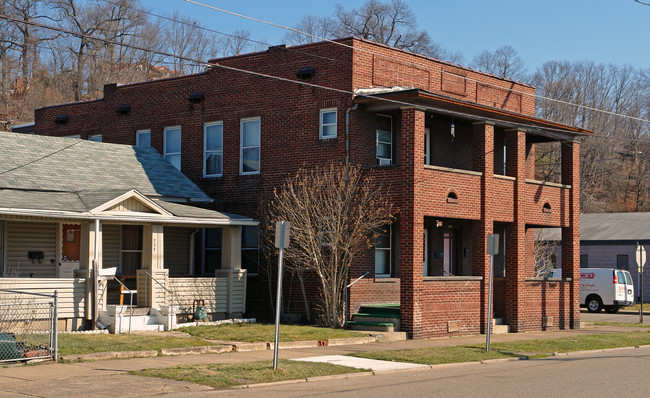 739 Indiana Ave in Charleston, WV - Building Photo - Building Photo