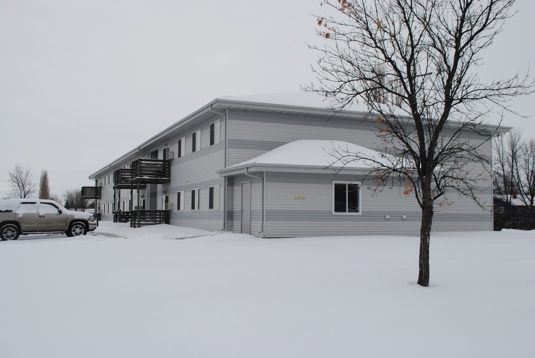 Winter Park Apartments in Grafton, ND - Building Photo