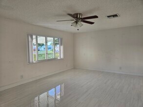 1320 NW 82nd Ave in Plantation, FL - Building Photo - Building Photo