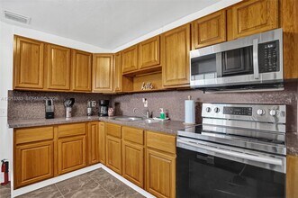 6110 SW 38th St in Davie, FL - Building Photo - Building Photo
