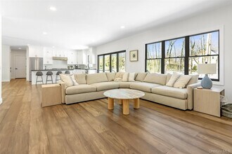 1745 Stars Rd in East Marion, NY - Building Photo - Building Photo