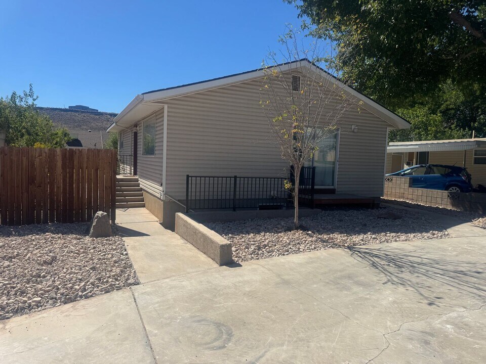 580 S 100 E in Saint George, UT - Building Photo