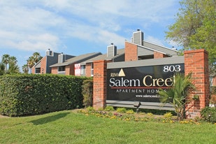 Salem Creek Apartment Homes in San Antonio, TX - Building Photo