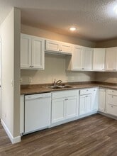 1563 Gunston Dr, Unit Gunston in New Richmond, WI - Building Photo - Building Photo