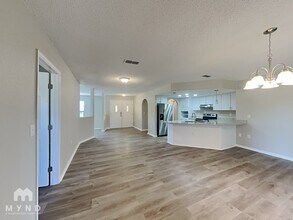 10327 Lansfield St in Spring Hill, FL - Building Photo - Building Photo