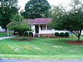 property at 672 Sylvan St SW