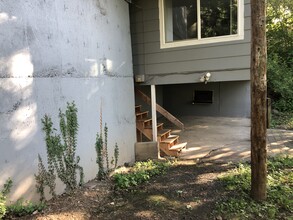 1265 NE Hillside Dr, Unit Lower in Pullman, WA - Foto de edificio - Building Photo