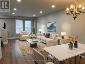 6880 Meadowvale Town Centre Cir in Mississauga, ON - Building Photo - Building Photo