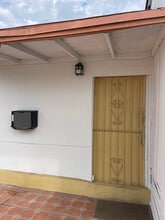 3131 W 16th Ave in Hialeah, FL - Foto de edificio - Building Photo