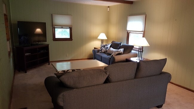 property at 31 E Lakeside Ave