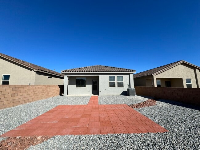 property at 776 Amatista Lp SE