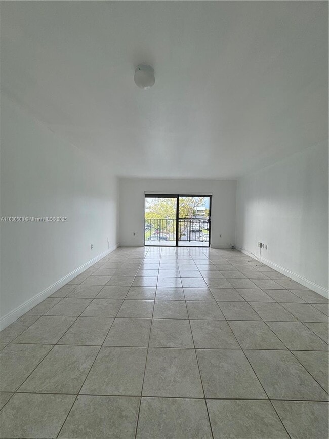 property at 10431 N Kendall Dr