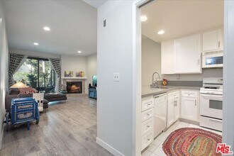 8675 Falmouth Ave in Los Angeles, CA - Building Photo - Building Photo
