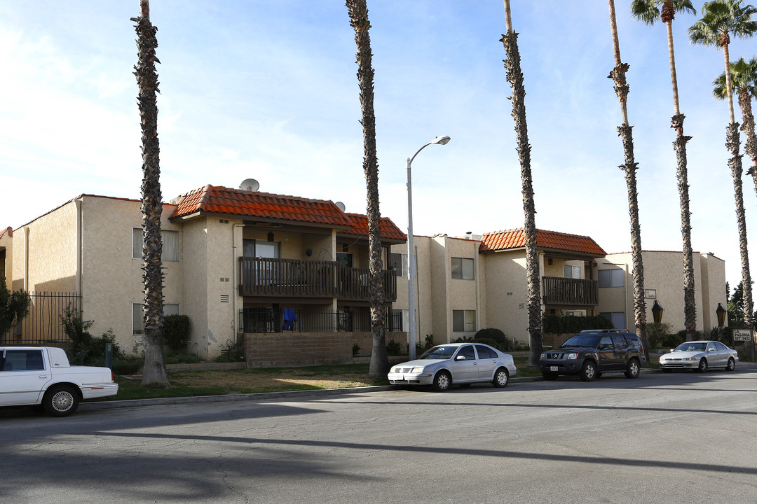 La Paloma Apartments in Hemet, CA - Building Photo