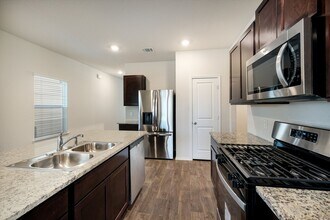 1250 Yellow Warbler Run in San Antonio, TX - Building Photo - Building Photo