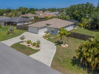 236 Holly Rd in Venice, FL - Foto de edificio - Building Photo