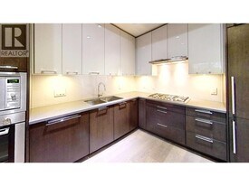 4033 May Dr in Richmond, BC - Building Photo