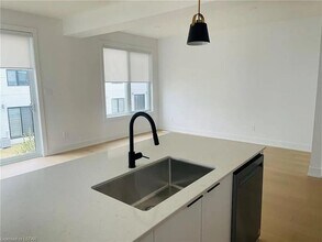 1965 Upperpoint Gate in London, ON - Building Photo - Building Photo