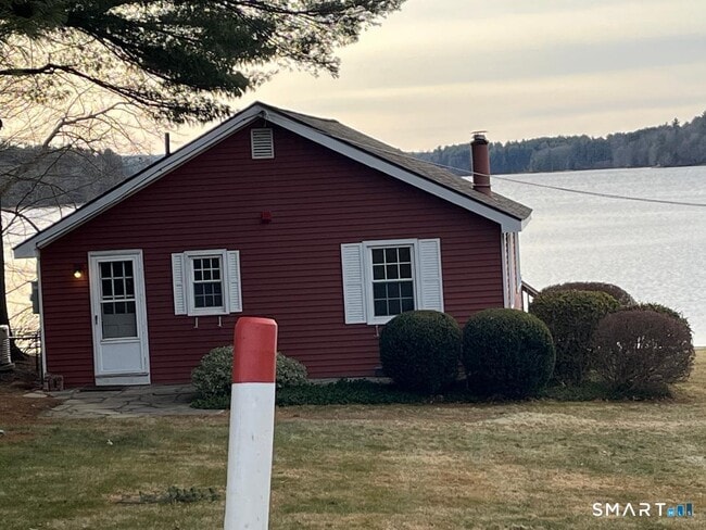 71 Ellington Rd in Tolland, CT - Building Photo - Building Photo