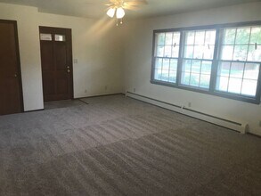 1725 Douglas Ave in Ames, IA - Building Photo - Building Photo