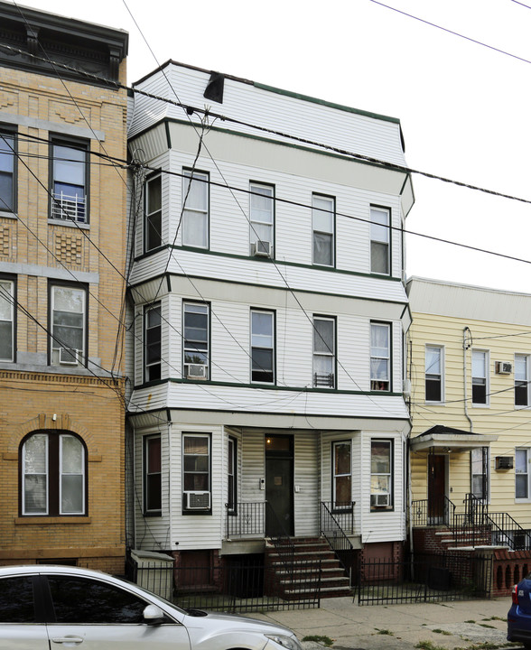 103 Lincoln St in Jersey City, NJ - Building Photo