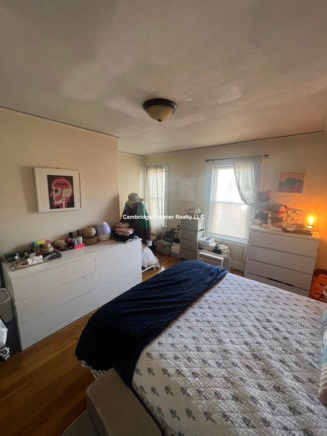 13 Charnwood Rd, Unit 3 in Somerville, MA - Building Photo - Building Photo