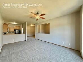 805 S Woodson Ct in Gardner, KS - Foto de edificio - Building Photo