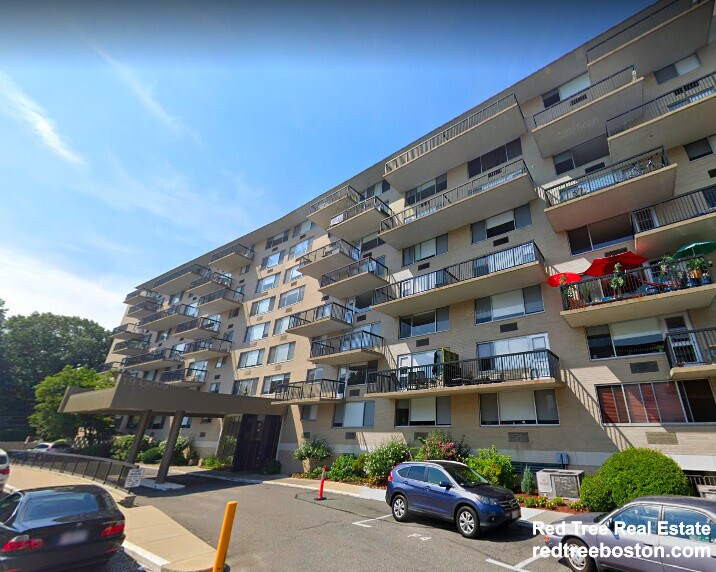 101 Monmouth St in Brookline, MA - Building Photo