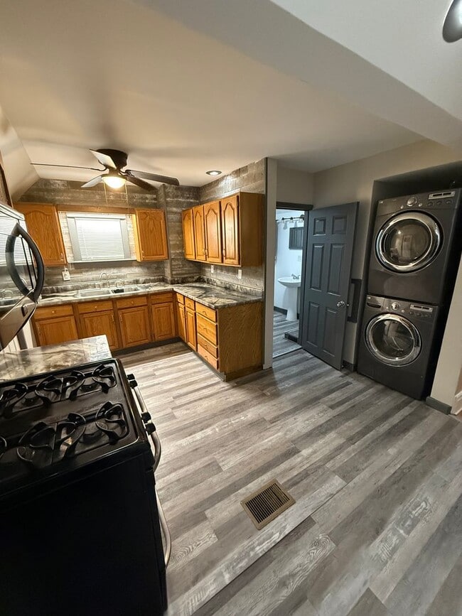 property at 11 Hallenbeck Ave