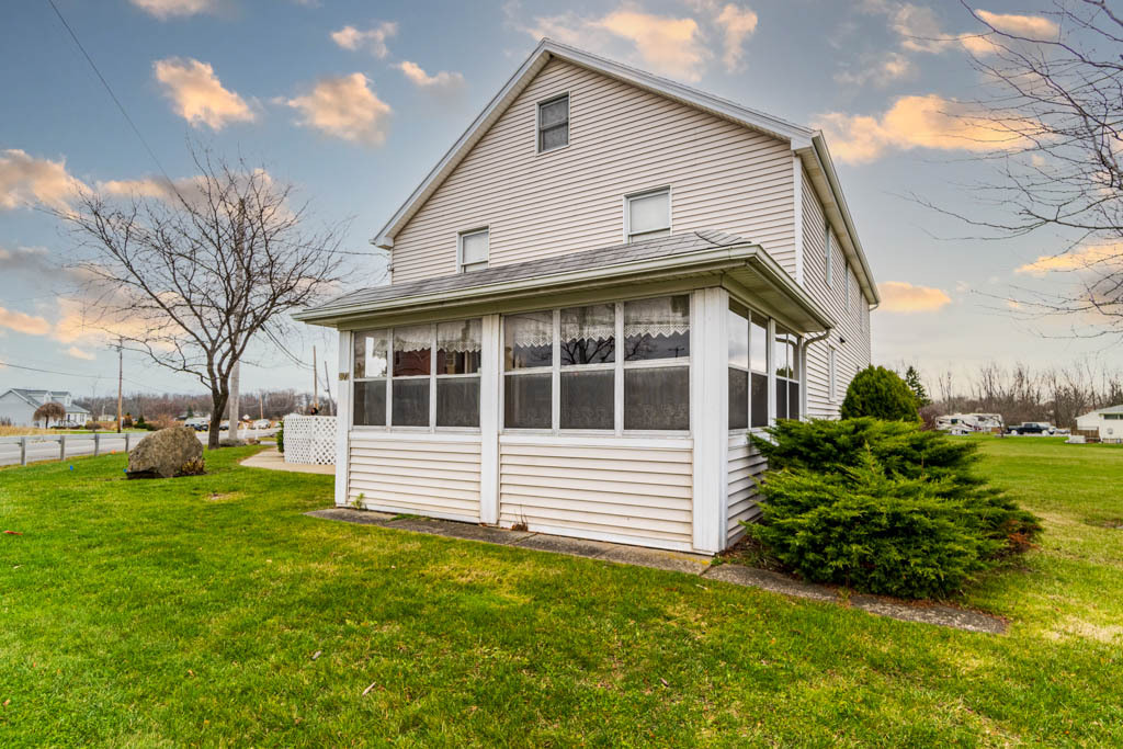 2872 Lockport Rd in Sanborn, NY - Building Photo