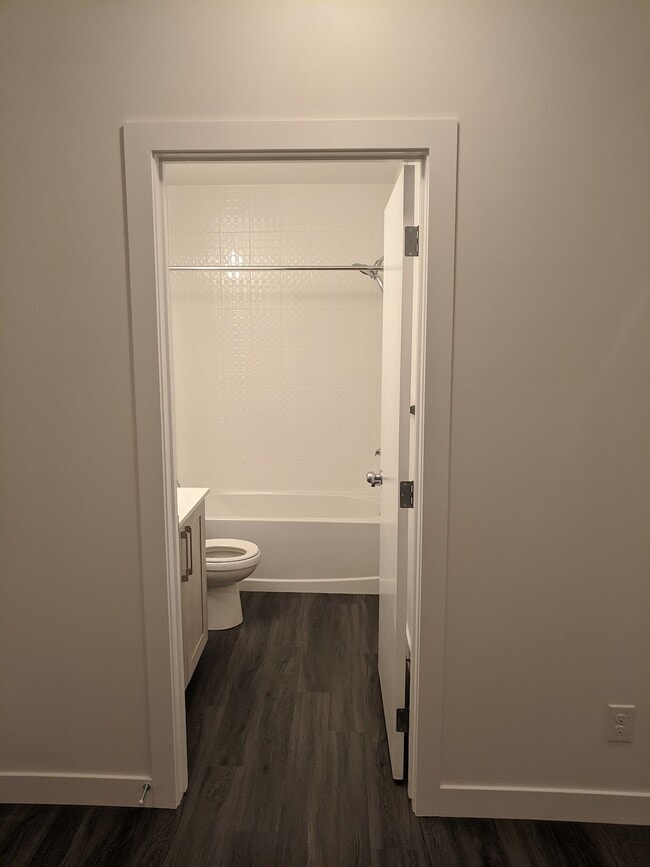 4641 128 Ave NE in Calgary, AB - Building Photo - Building Photo