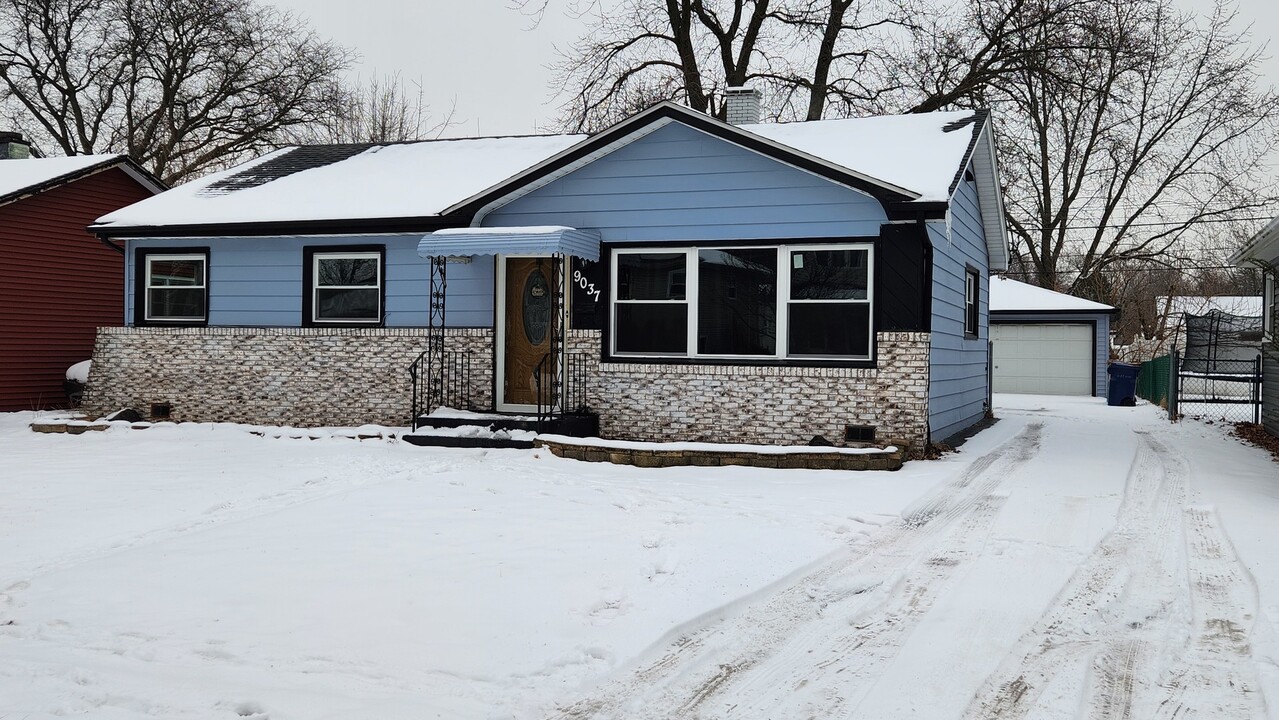 9037 S 51st Ave in Oak Lawn, IL - Building Photo