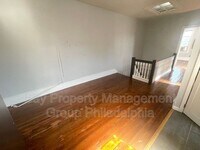 435 E Walnut Ln photo'