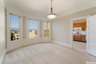 928 Greenwich St in San Francisco, CA - Building Photo