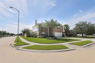 8715 Cedar Walk Dr in Tomball, TX - Building Photo - Building Photo