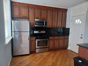 5735 N Kimball Ave in Chicago, IL - Building Photo - Building Photo