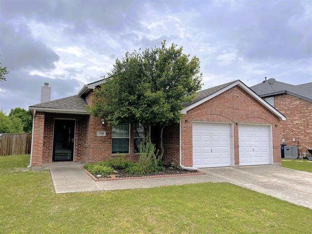property at 1305 Hunter Ln