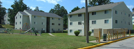 Colonial Ridge in Colonial Heights, VA - Building Photo - Building Photo