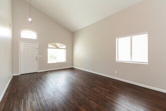 5564 S 240th Dr in Buckeye, AZ - Building Photo - Building Photo